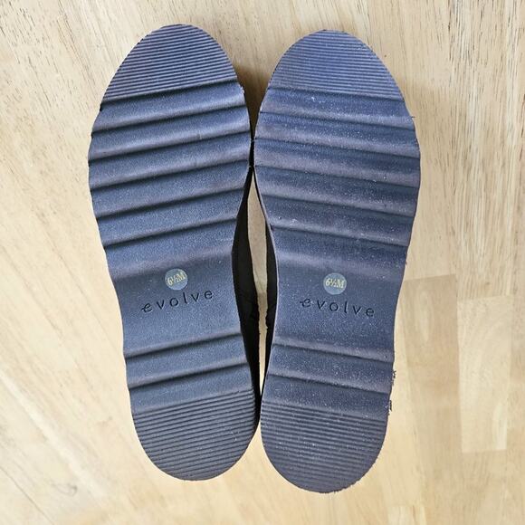 Easy Spirit Suede Ankle Boots Evolve Honor - Taupe tan- size 6.5 EUC - Picture 6 of 11